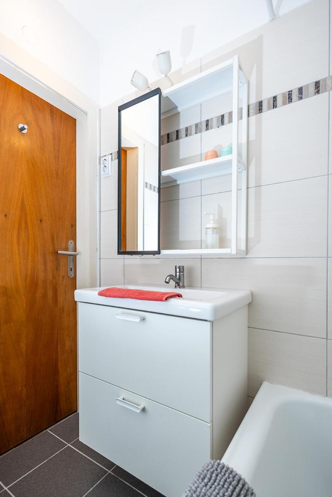 Mooki Beach Apartment Bodensdorf Luaran gambar